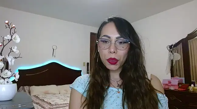 Snapshot of AloLovely_ chatting on 02/26/25, 02:48 AloLovely online show from 02/26/25, 02:48