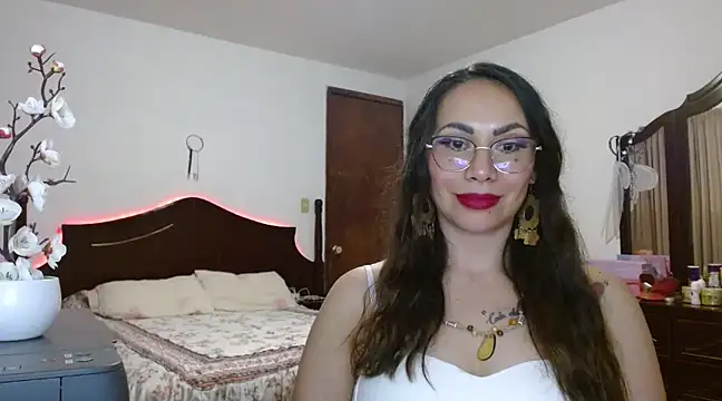 Snapshot of AloLovely_ chatting on 02/27/25, 02:53 AloLovely online show from 02/27/25, 02:53