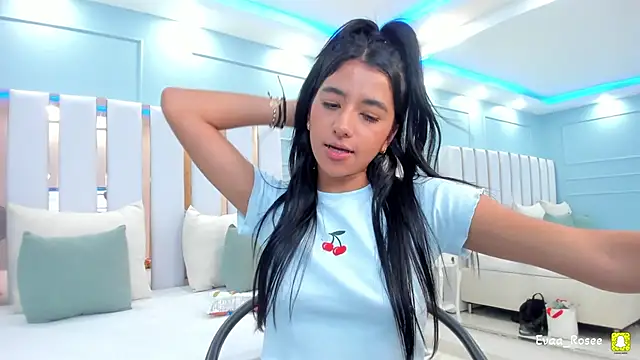 Snapshot of eva_roseee chatting on 10/28/25, 09:39 eva roseee online show from 10/28/25, 09:39