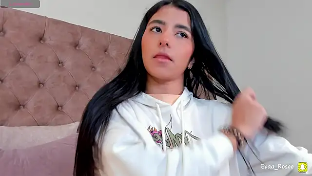 Snapshot of eva_roseee chatting on 11/13/25, 09:03 eva roseee online show from 11/13/25, 09:03