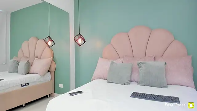 eva roseee online show from 04/07/26, 03:45