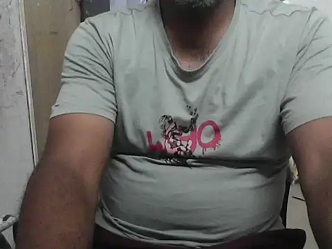 awesomeroc123 online show from 12/21/25, 05:09