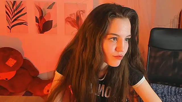 Snapshot of MilaStoyne chatting on 02/23/25, 08:33 MilaStoyne online show from 02/23/25, 08:33