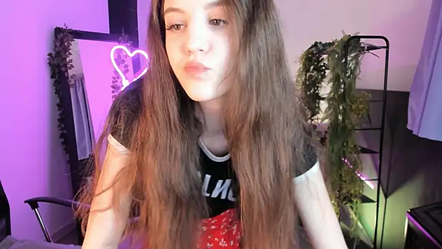 Snapshot of MilaStoyne chatting on 02/24/25, 08:03 MilaStoyne online show from 02/24/25, 08:03