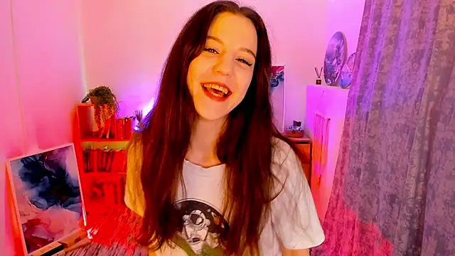 Snapshot of MilaStoyne chatting on 03/11/25, 05:27 MilaStoyne online show from 03/11/25, 05:27