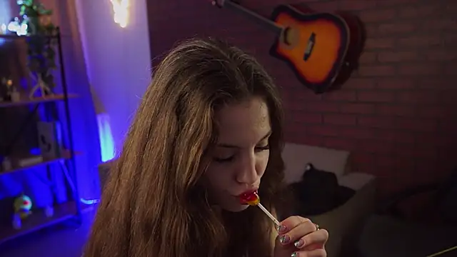 Snapshot of MilaStoyne chatting on 03/20/25, 08:42 MilaStoyne online show from 03/20/25, 08:42