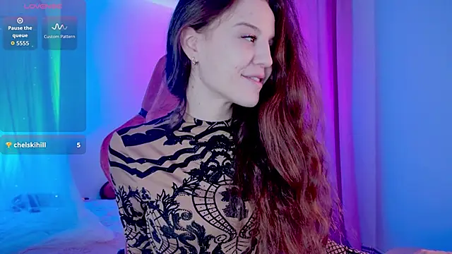 Snapshot of MilaStoyne chatting on 10/15/25, 05:51 MilaStoyne online show from 10/15/25, 05:51