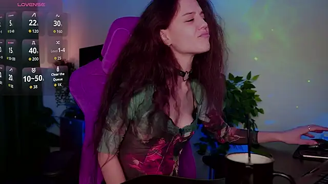 Snapshot of MilaStoyne chatting on 11/04/25, 05:39 MilaStoyne online show from 11/04/25, 05:39