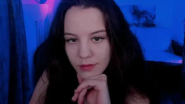 Snapshot of MilaStoyne chatting on 11/26/25, 07:20 MilaStoyne online show from 11/26/25, 07:20