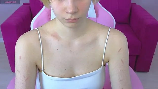 Snapshot of BettyCarter07 chatting on 02/19/25, 11:49 BettyCarter07 online show from 02/19/25, 11:49