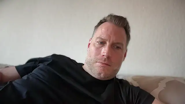 Christian87xxx online show from 03/19/26, 04:33