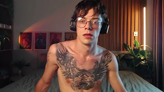 William Henry  online show from 04/10/26, 02:55