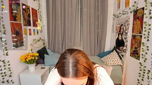 Snapshot of MaryWaddell chatting on 12/18/25, 04:18 MaryWaddell online show from 12/18/25, 04:18