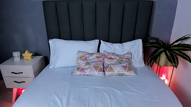 alessia leroy online show from 03/05/25, 10:54