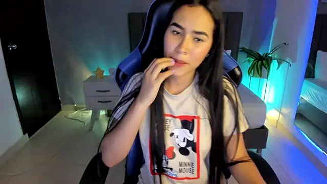 alessia leroy online show from 03/17/25, 10:49