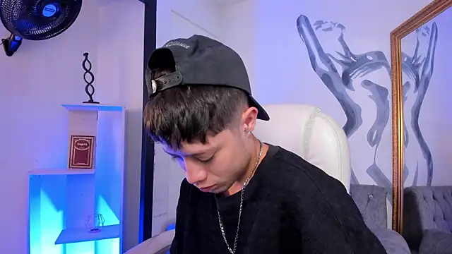marcuscollins1  online show from 06/19/26, 01:59