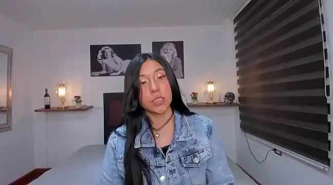 Snapshot of Nohemi_louse chatting on 01/31/25, 08:22 Nohemi louse online show from 01/31/25, 08:22