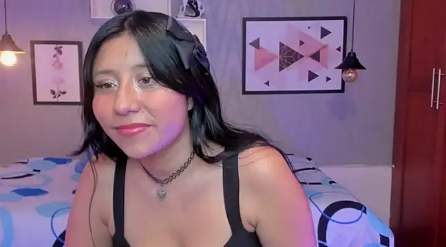 Snapshot of Nohemi_louse chatting on 02/17/25, 08:26 Nohemi louse online show from 02/17/25, 08:26