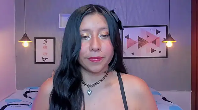 Snapshot of Nohemi_louse chatting on 02/20/25, 07:41 Nohemi louse online show from 02/20/25, 07:41