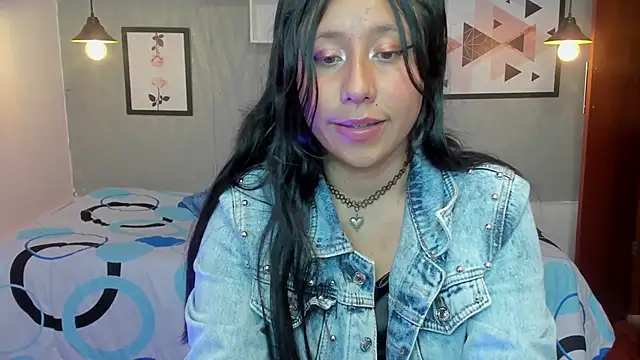 Snapshot of Nohemi_louse chatting on 02/22/25, 07:47 Nohemi louse online show from 02/22/25, 07:47