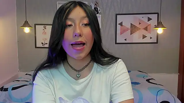 Snapshot of Nohemi_louse chatting on 02/24/25, 07:09 Nohemi louse online show from 02/24/25, 07:09