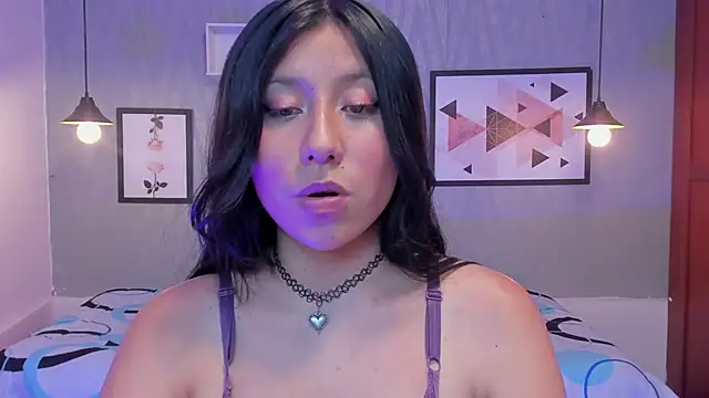 Snapshot of Nohemi_louse chatting on 02/25/25, 01:20 Nohemi louse online show from 02/25/25, 01:20