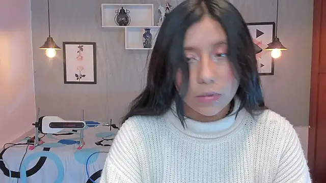 Snapshot of Nohemi_louse chatting on 03/17/25, 10:38 Nohemi louse online show from 03/17/25, 10:38