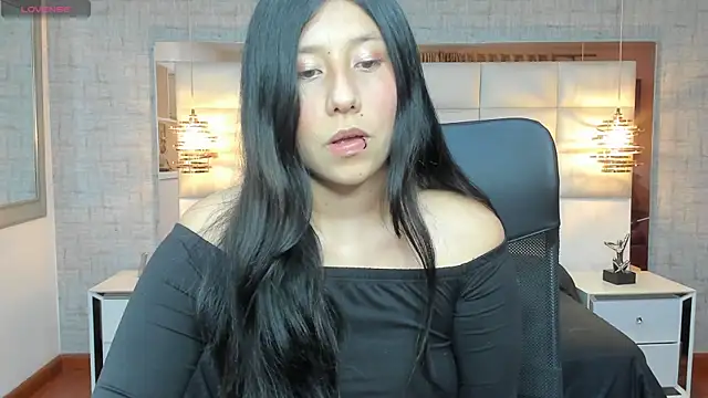 Snapshot of Nohemi_louse chatting on 09/13/25, 07:02 Nohemi louse online show from 09/13/25, 07:02