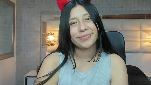 Snapshot of Nohemi_louse chatting on 10/10/25, 07:13 Nohemi louse online show from 10/10/25, 07:13