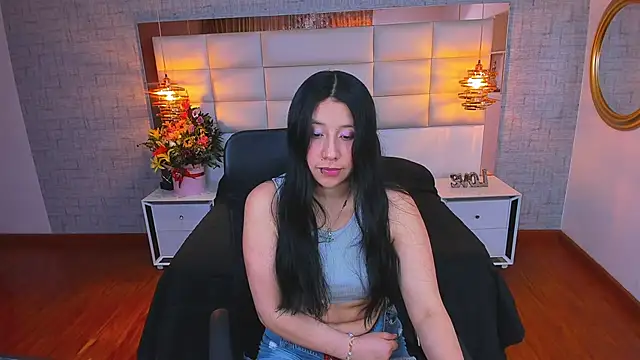 Nohemi louse online show from 03/22/26, 07:06