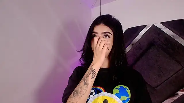 sara lopee1 online show from 10/03/25, 12:02