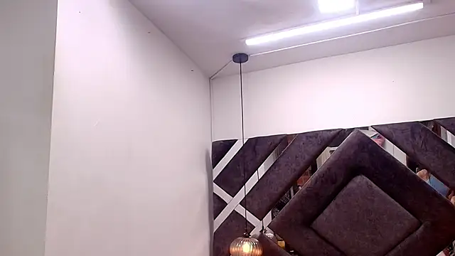 sara lopee1 online show from 10/04/25, 12:03