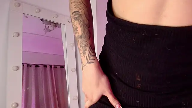 sara lopee1 online show from 10/15/25, 11:54