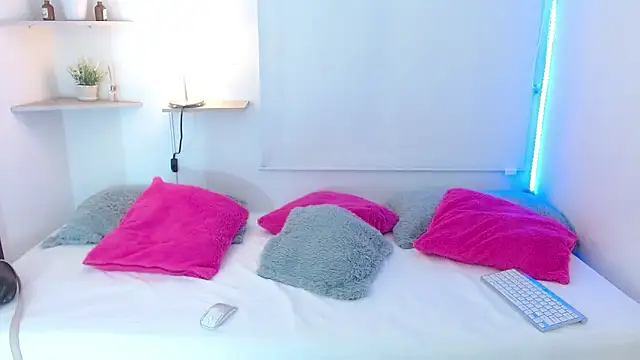 Roxy Stonee online show from 09/15/25, 07:25