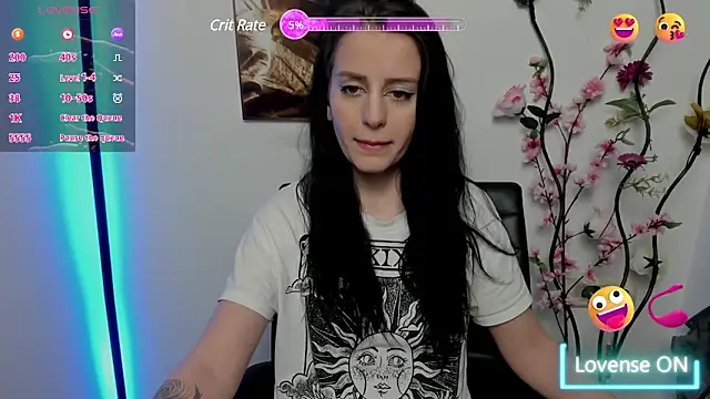 Snapshot of emma_luv666 chatting on 02/13/25, 12:24 emma luv666 online show from 02/13/25, 12:24