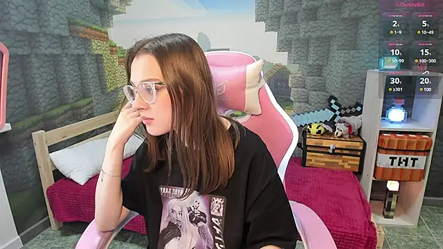 kaisajenner online show from 02/05/25, 07:42