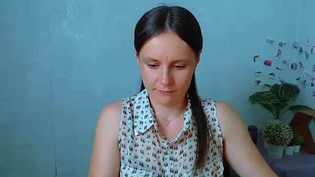 Snapshot of ValeriaHeart_ chatting on 05/31/26, 12:45 ValeriaHeart online show from 05/31/26, 12:45