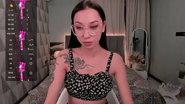 Queen Gabriel online show from 02/05/25, 07:53