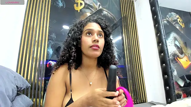Snapshot of michell78sexy chatting on 07/17/26, 03:24 michell78sexy online show from 07/17/26, 03:24