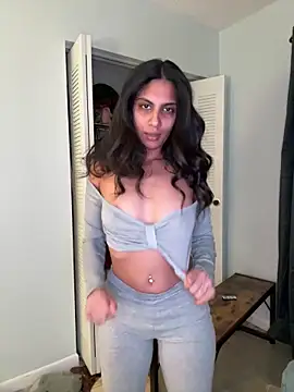 Snapshot of Liyah_19 chatting on 02/02/26, 11:47 Liyah 19 online show from 02/02/26, 11:47