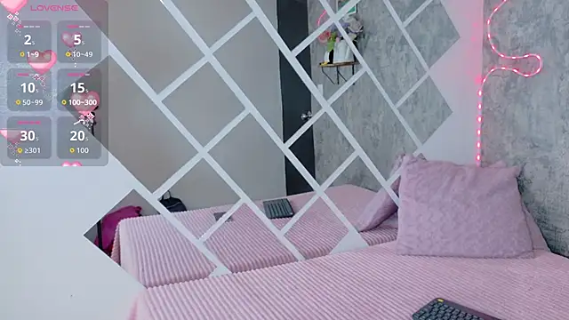 Rachel new20 online show from 10/27/25, 08:46