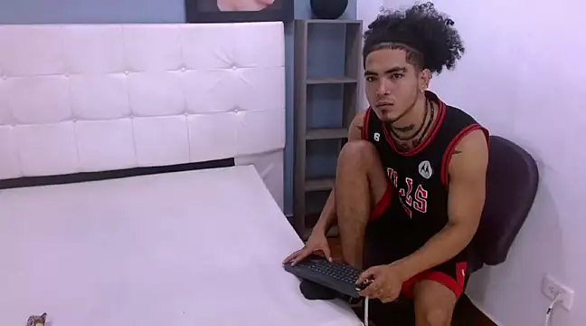 LihanJor 23 online show from 02/13/25, 04:11