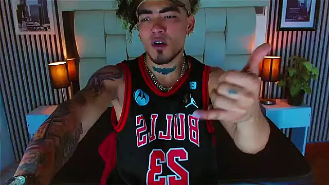 LihanJor 23 online show from 11/27/25, 01:02