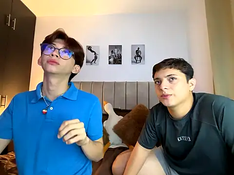 Snapshot of jacob_and_sam chatting on 09/26/25, 11:20 jacob and sam online show from 09/26/25, 11:20