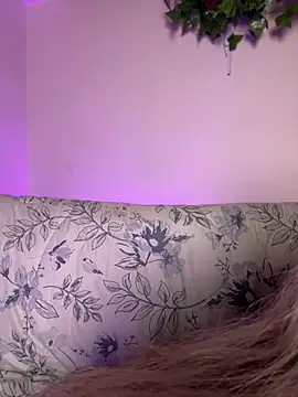 Lally Valencia   online show from 03/21/25, 05:43