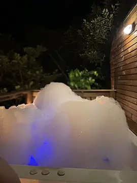 Lally Valencia   online show from 10/29/25, 11:28