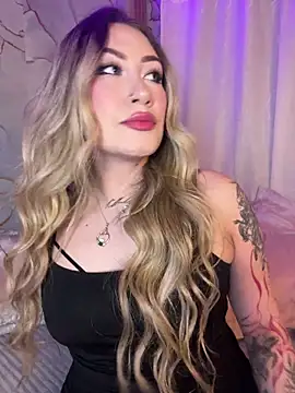 Snapshot of Lally_Valencia__ chatting on 06/21/26, 03:31 Lally Valencia online show from 06/21/26, 03:31