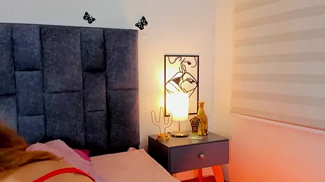 Snapshot of Violetta_Ficher chatting on 05/26/26, 02:18 Violetta Ficher online show from 05/26/26, 02:18