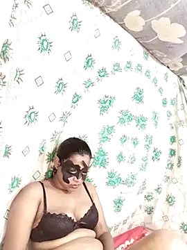 Snapshot of monekhan123 chatting on 02/17/25, 08:04 monekhan123 online show from 02/17/25, 08:04