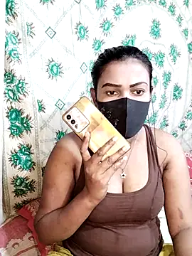 Snapshot of monekhan123 chatting on 03/13/25, 04:23 monekhan123 online show from 03/13/25, 04:23